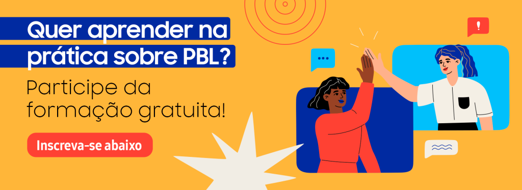 Imagem promocional de um curso gratuito sobre PBL. Duas pessoas, uma com pele escura e outra com pele clara, estão dando um "high-five". Ao fundo, há elementos gráficos coloridos e um botão de inscrição.